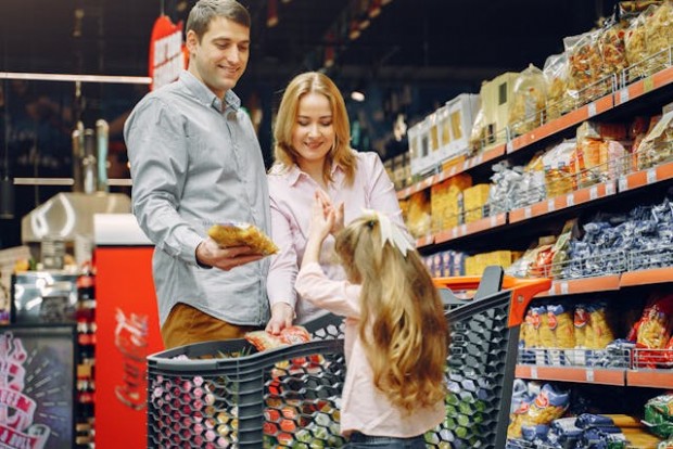 Family shopping in the grocery