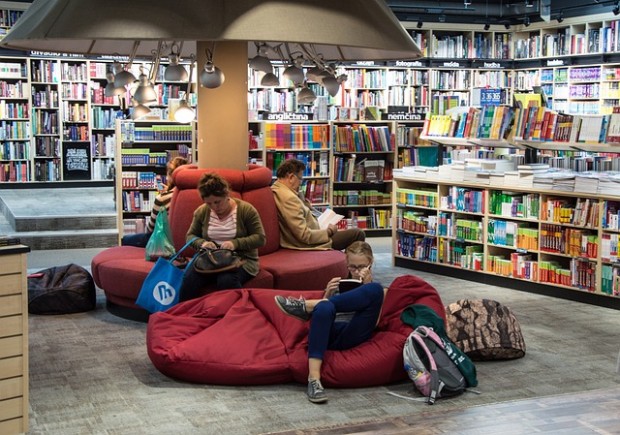 People reading in the bookstore