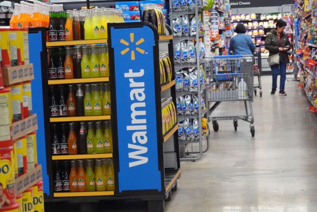 Walmart Reports Strong Sales Growth, Highlighting Shifts in Consumer Spending