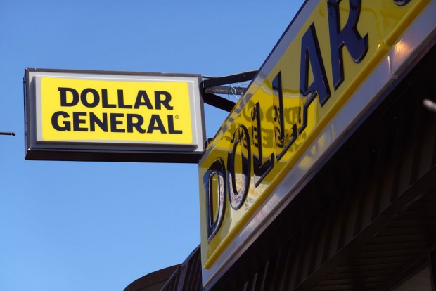 Dollar General Revises Sales Outlook Downward as Low-Income Shoppers Tighten Wallets