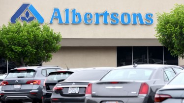 Albertsons Execs Accused of Text Message Destruction as FTC Challenges $24.6 Billion Kroger Purchase S